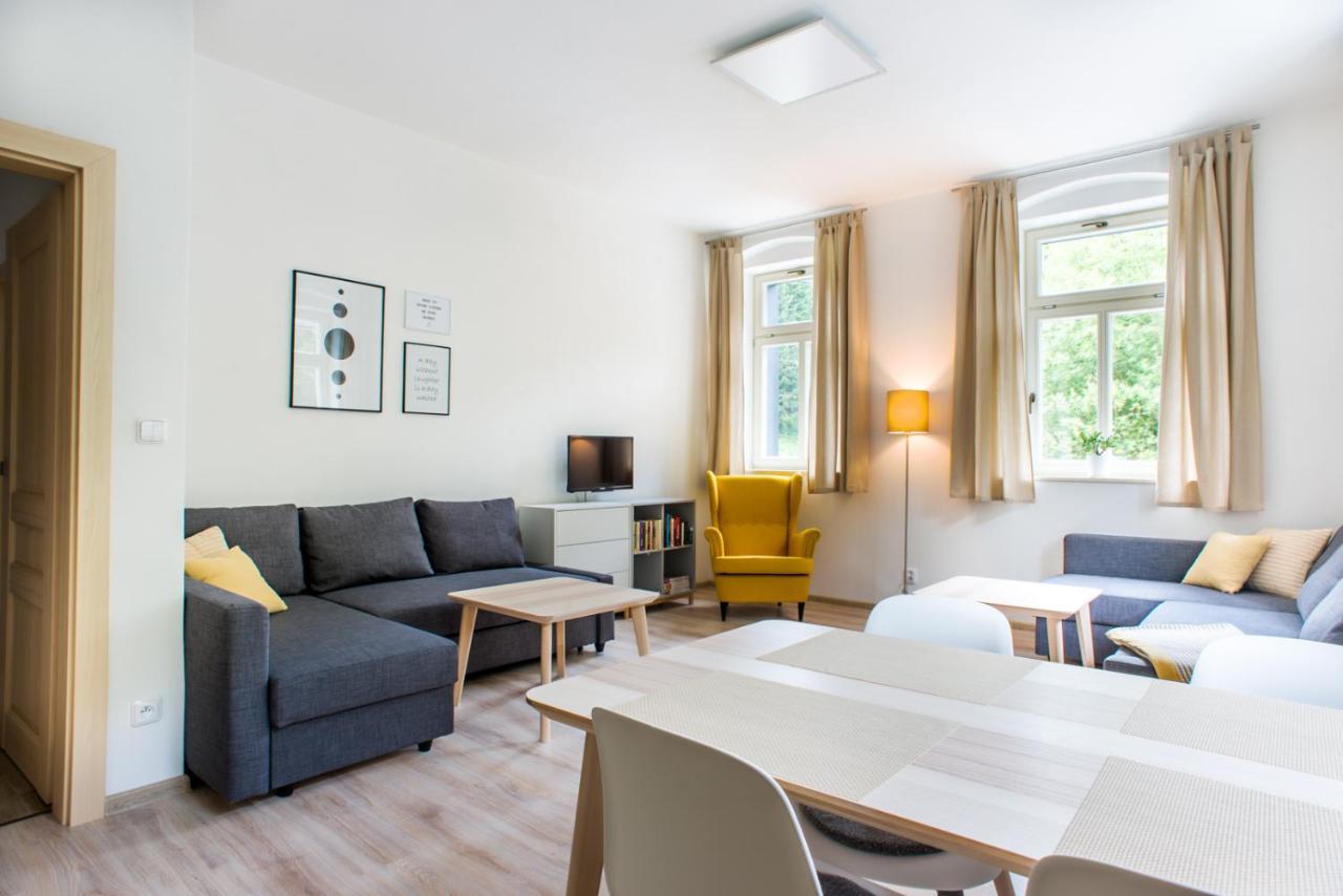 Pstruzi Ap19 * Pstruzi (Karlovy Vary)