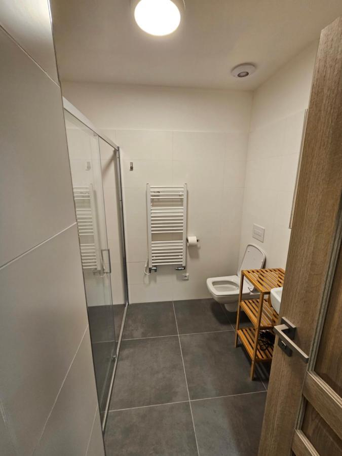 Pstruzi Ap19 Apartment