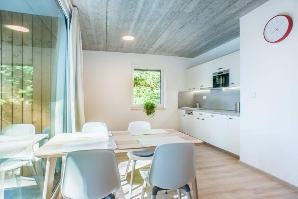 Pstruzi Ap19 Pstruzi (Karlovy Vary)